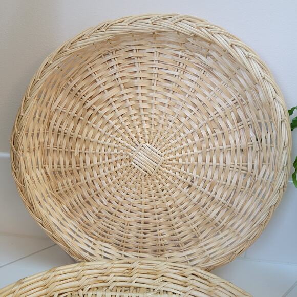 Set of 2 Light Wicker Wall Hangings/Baskets, Oval & Circle - Picture 2 of 8